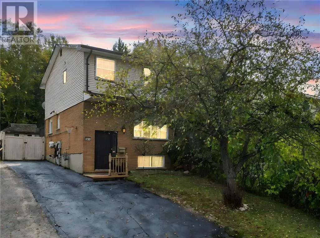 608 Beatrice Crescent