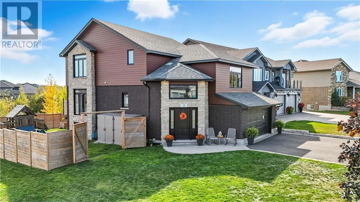 11 Chloe Court
