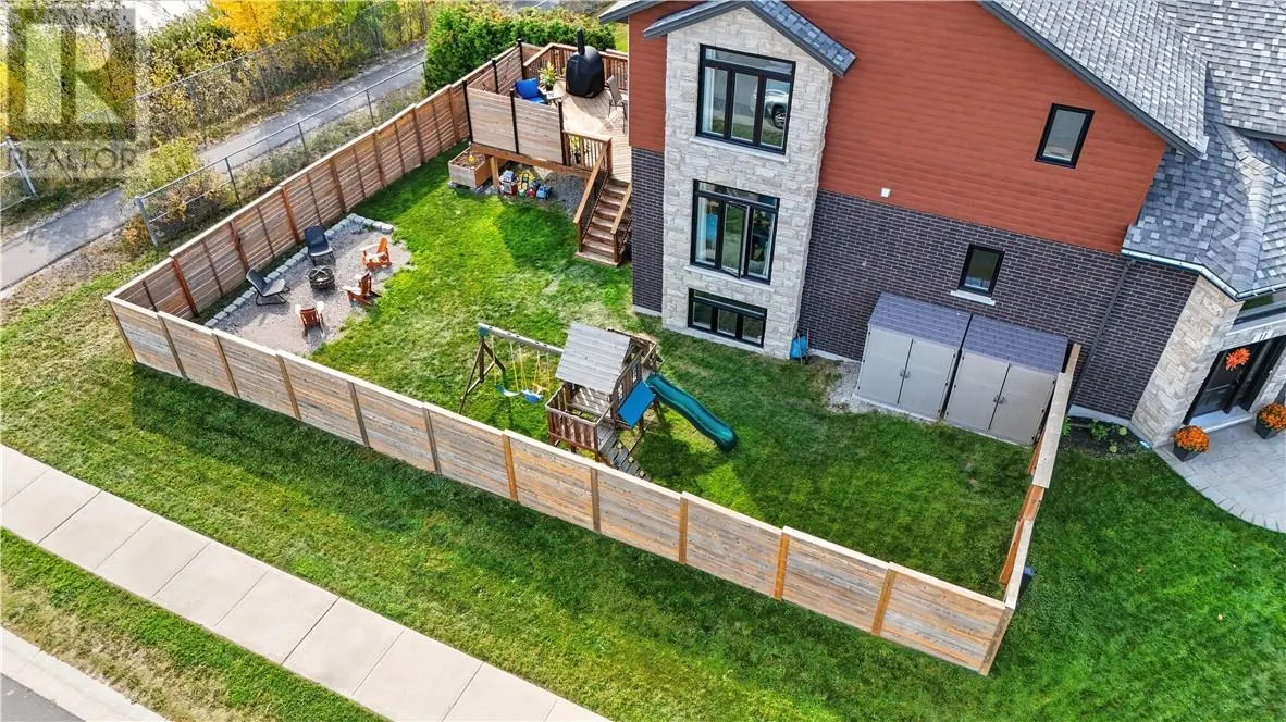 11 Chloe Court