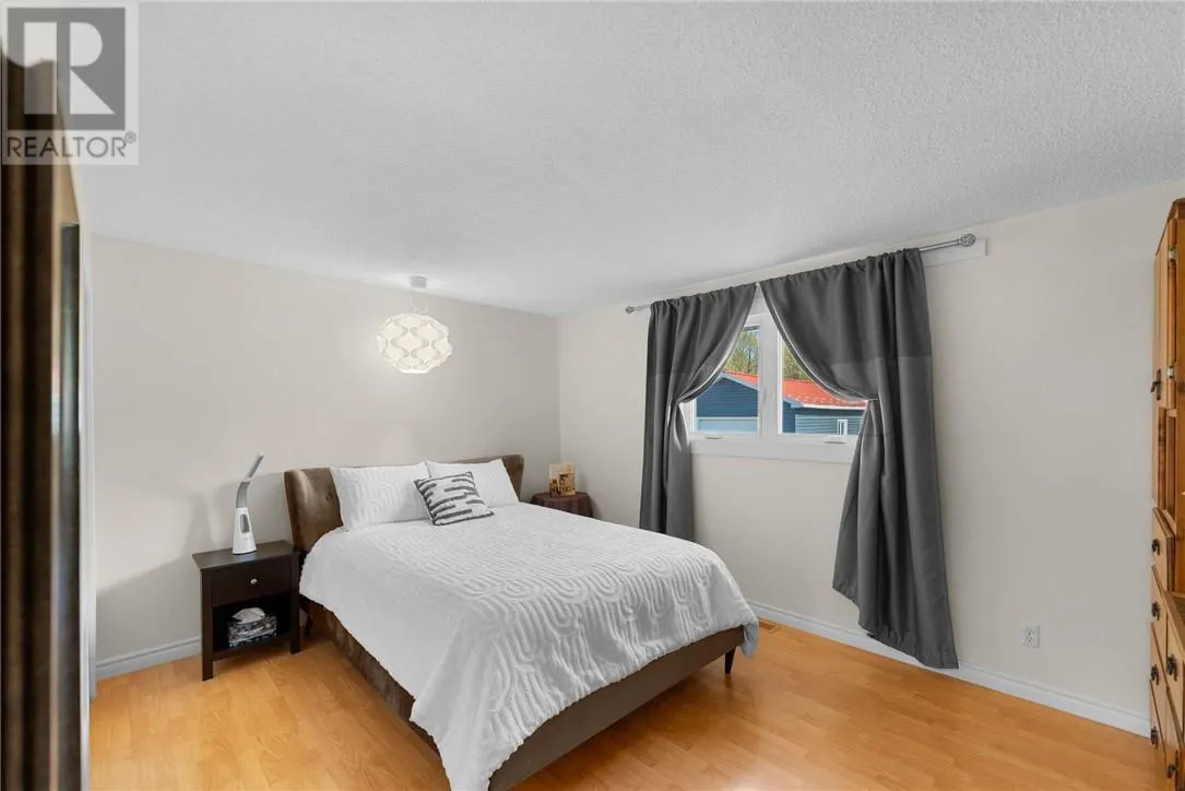 324 Albert
