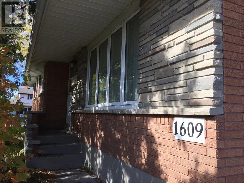1609 Redfern Street