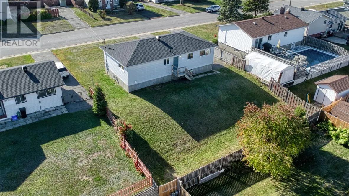 86 Maplewood Crescent