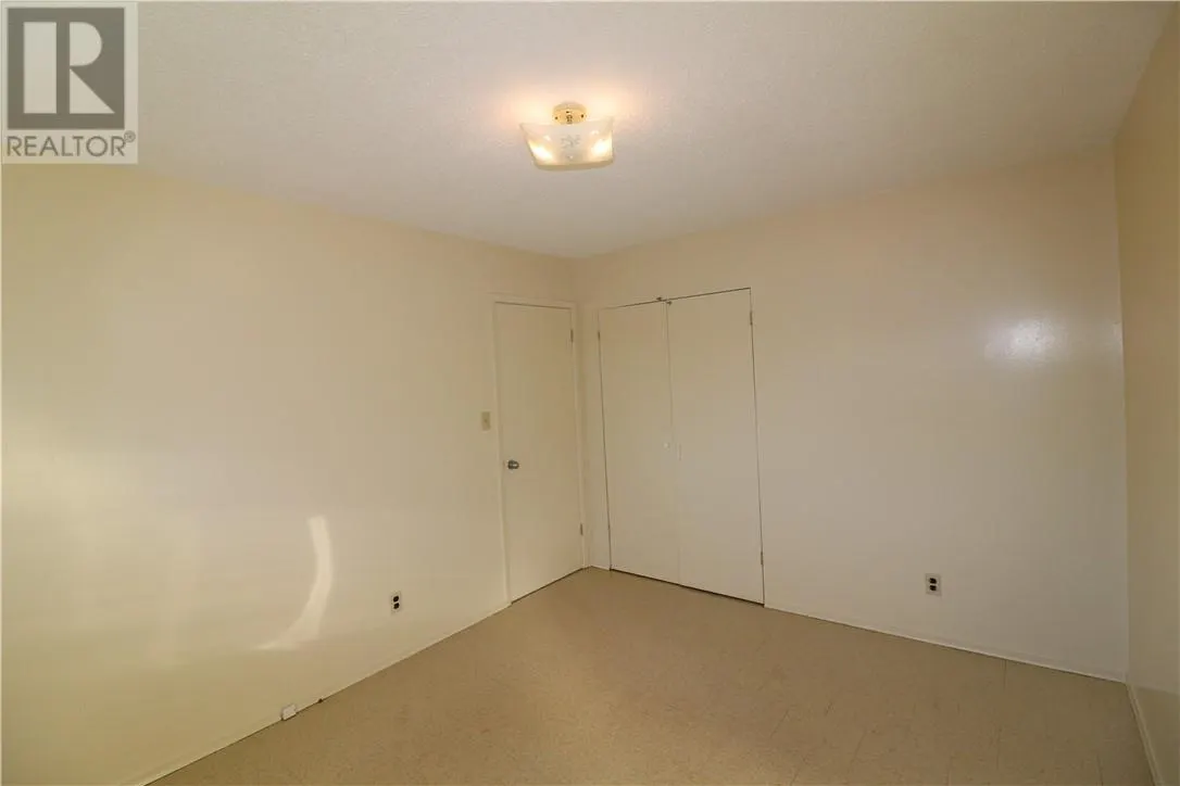 86 Maplewood Crescent