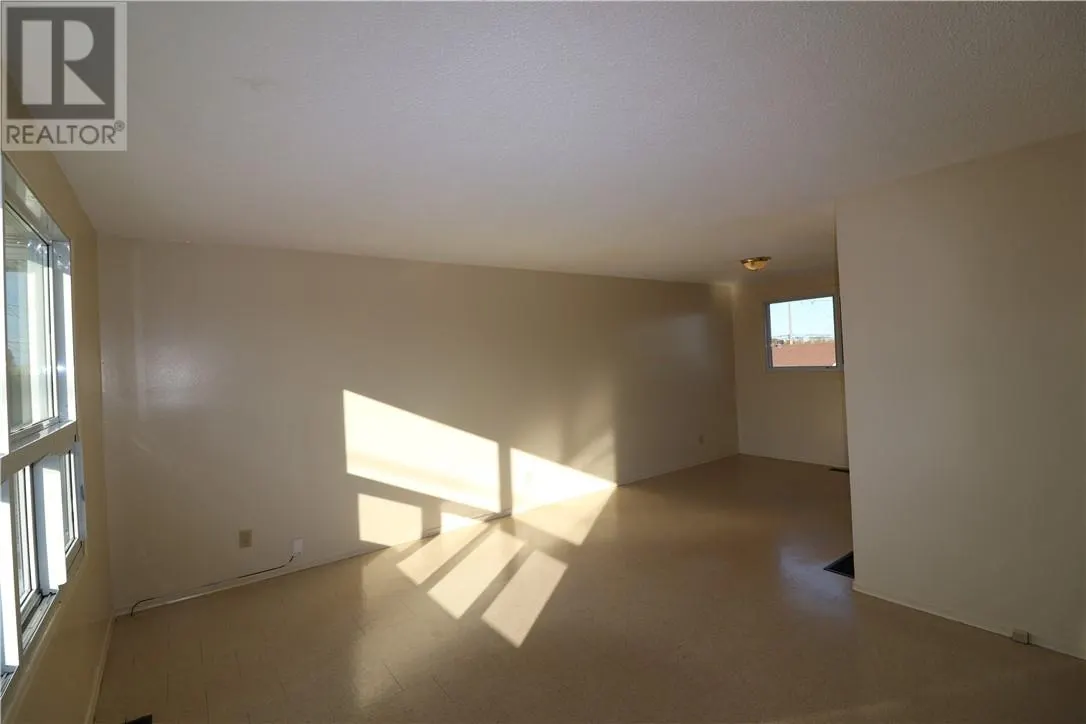 86 Maplewood Crescent