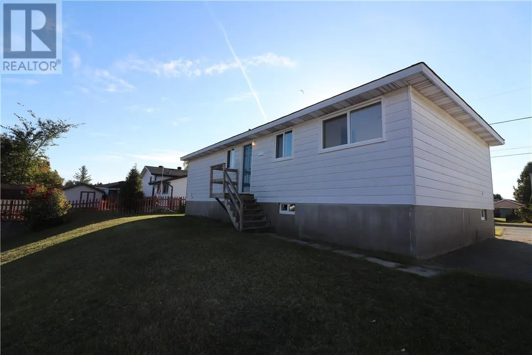 86 Maplewood Crescent