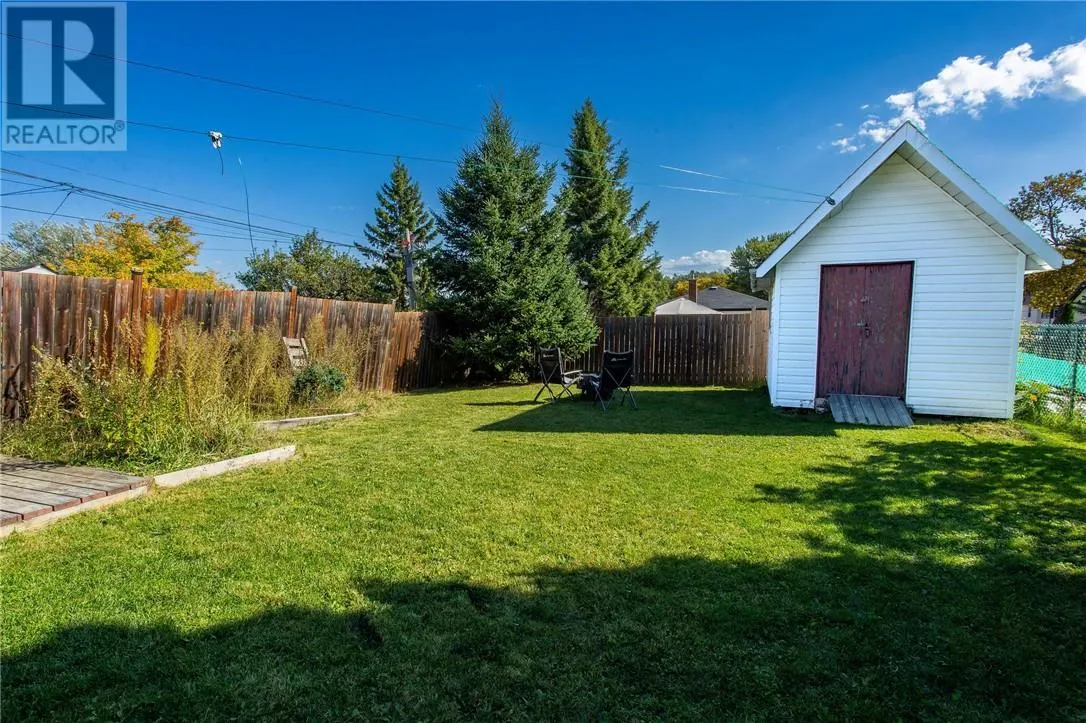 76 Simcoe Street