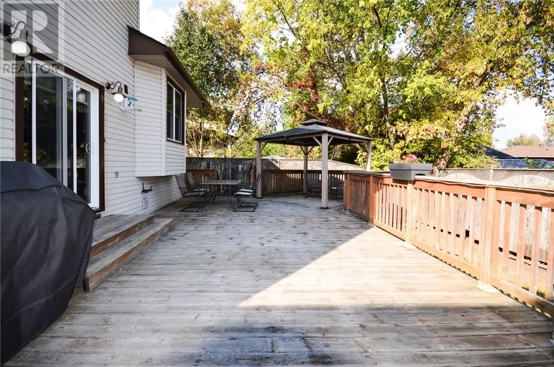 14 Monique Crescent