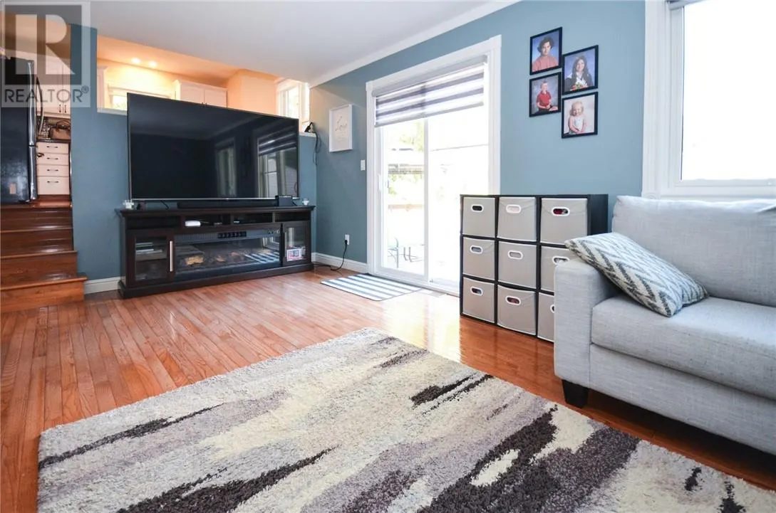 14 Monique Crescent