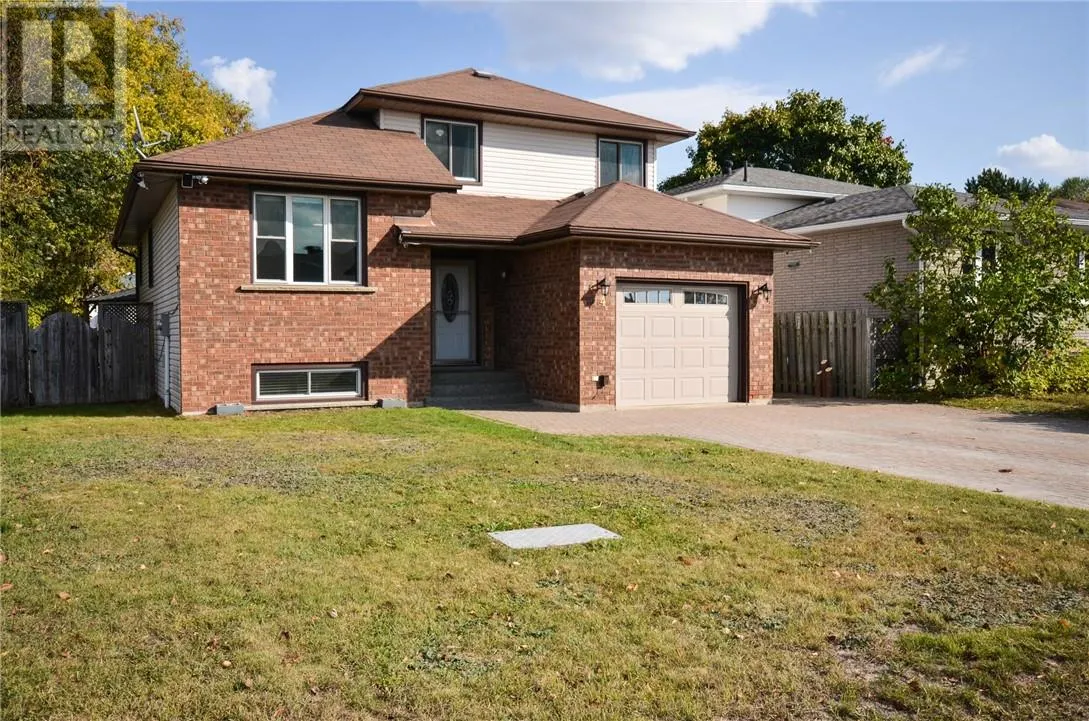 14 Monique Crescent