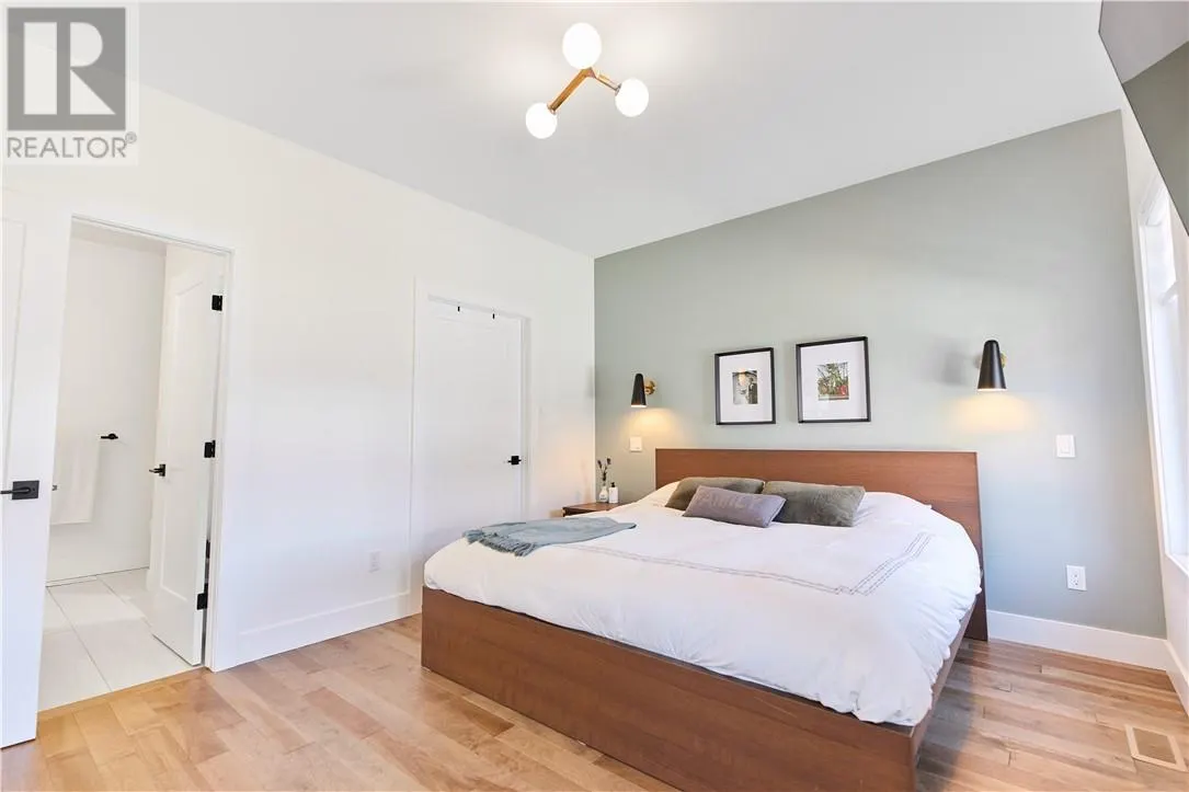 136 Hollybrook
