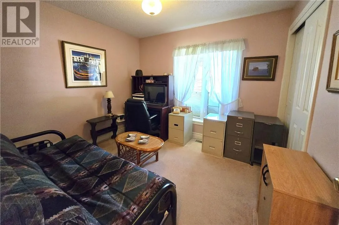 77 Robinson Street W