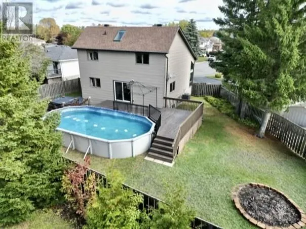 86 Chantal Crescent