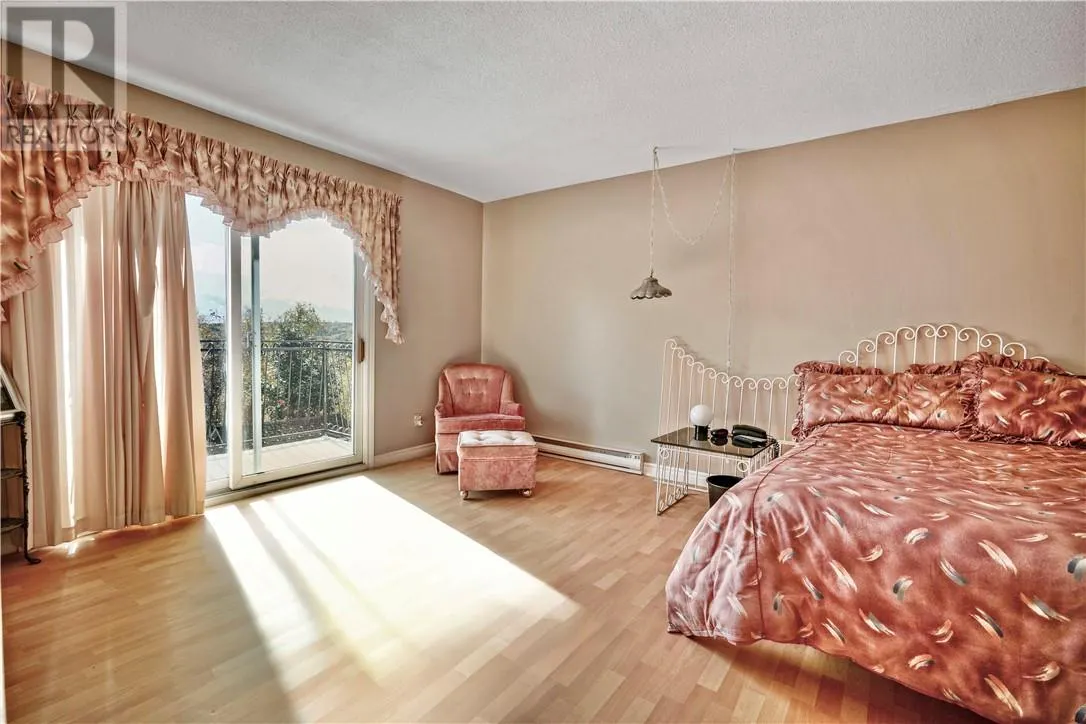 781 Grandview
