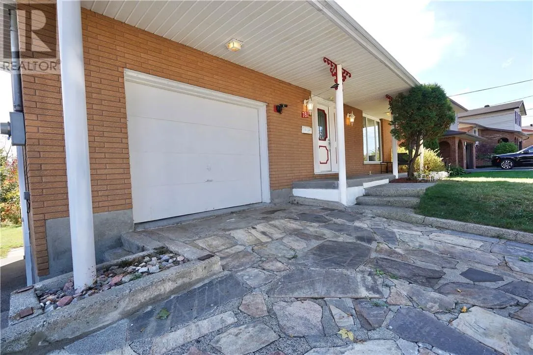 781 Grandview