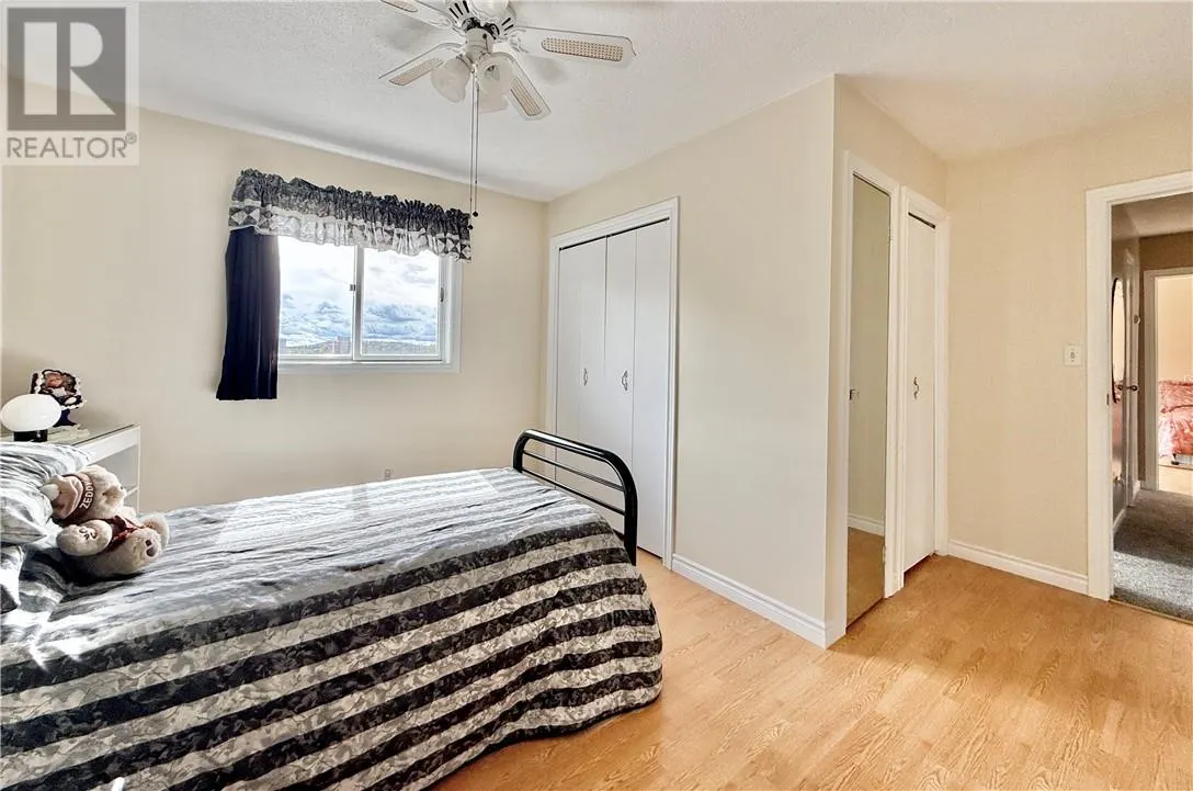 781 Grandview