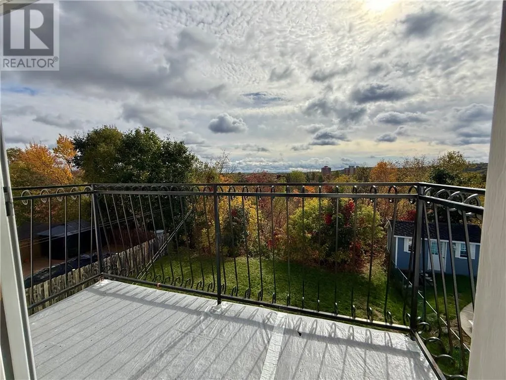 781 Grandview