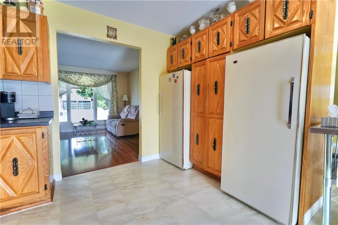 781 Grandview