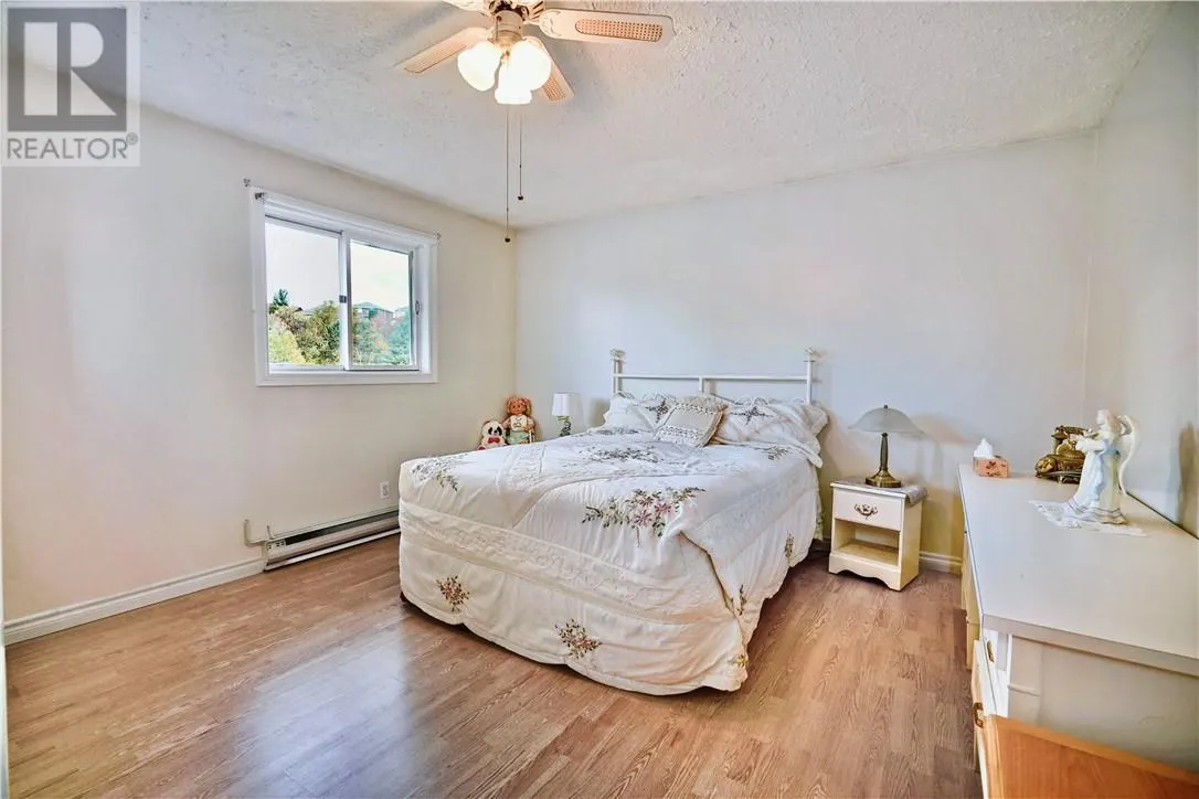 781 Grandview