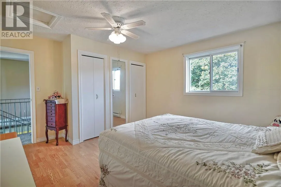 781 Grandview