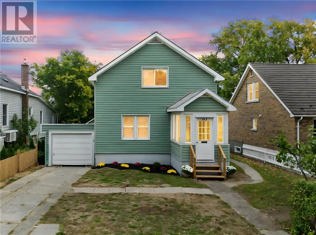 202 Eyre