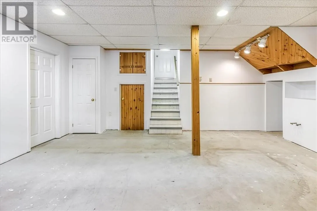 92 Ravina Avenue