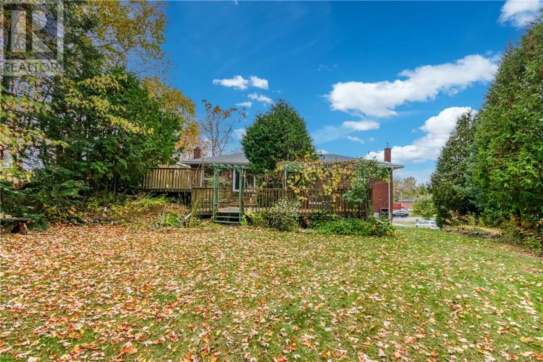 2288 Muriel Crescent