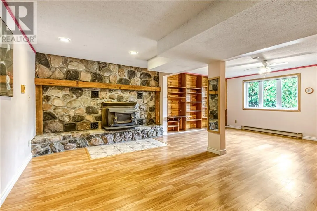 2288 Muriel Crescent