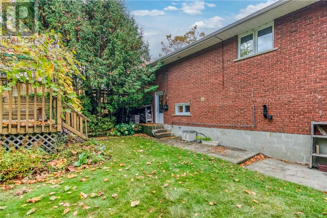 2288 Muriel Crescent