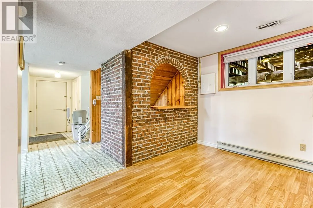 2288 Muriel Crescent