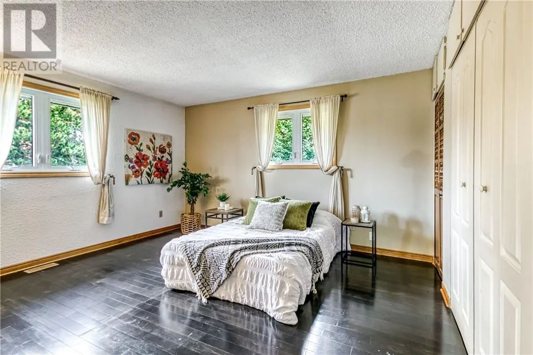 2288 Muriel Crescent