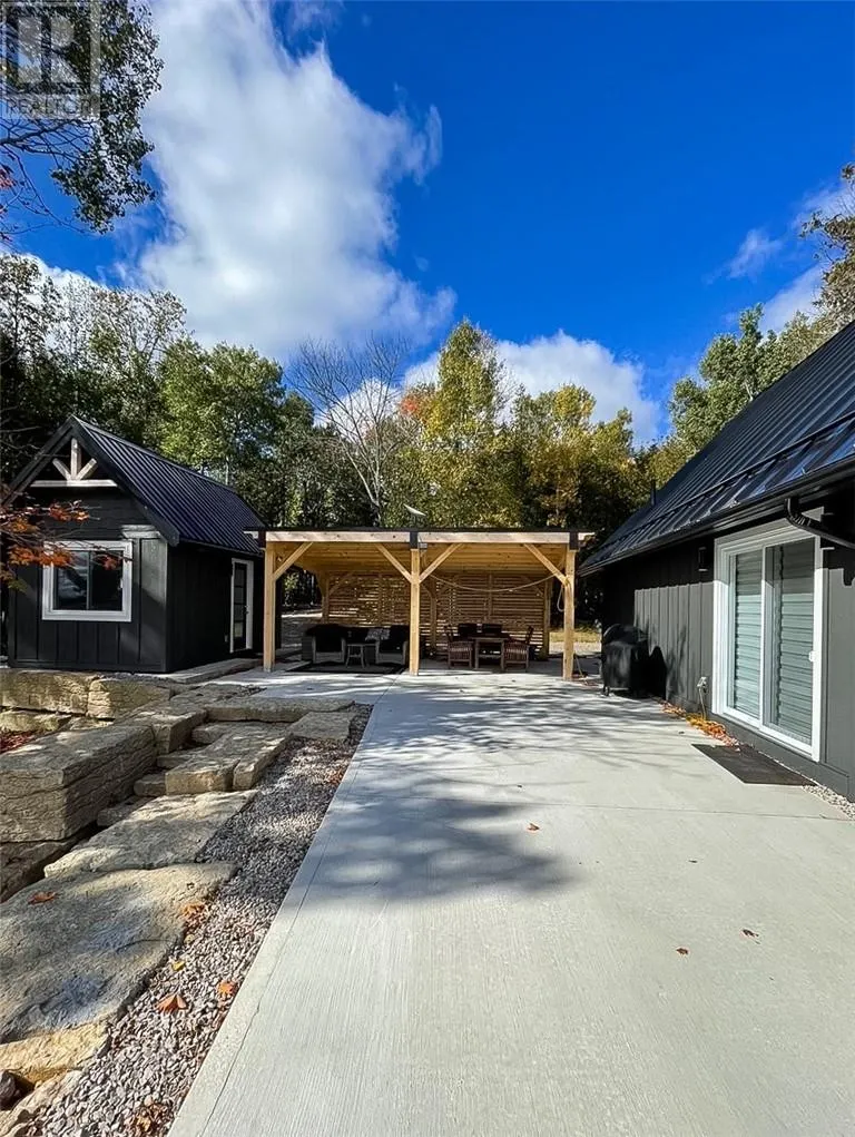 102 Eastview Lane