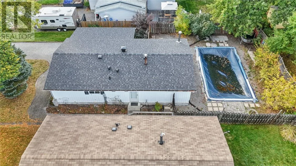 73 Garland Crescent