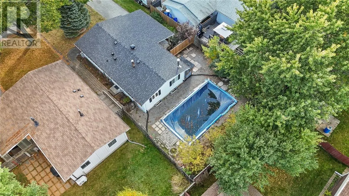 73 Garland Crescent