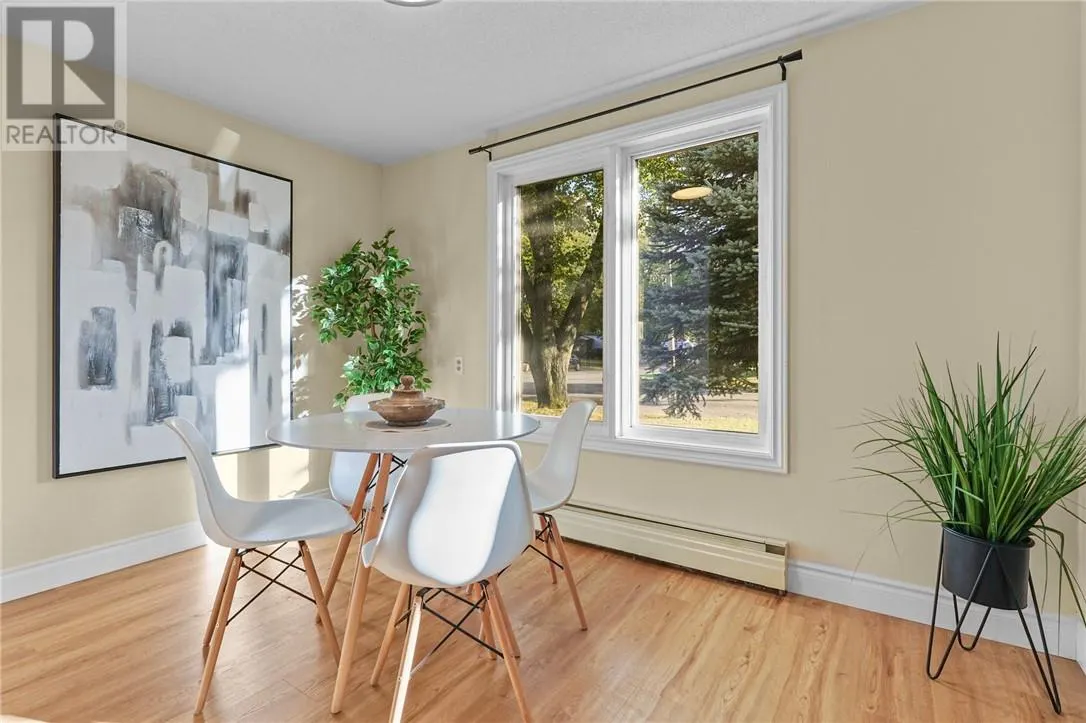 73 Garland Crescent