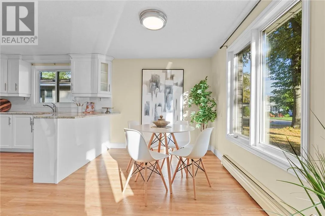 73 Garland Crescent