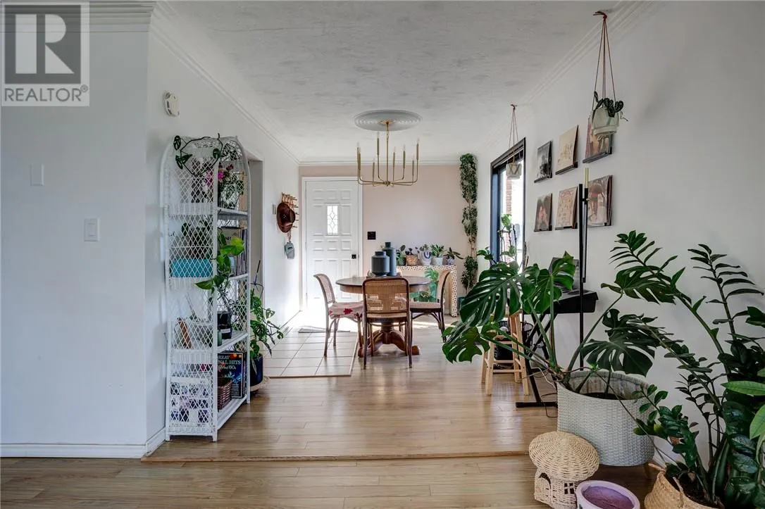 107 Main Street W