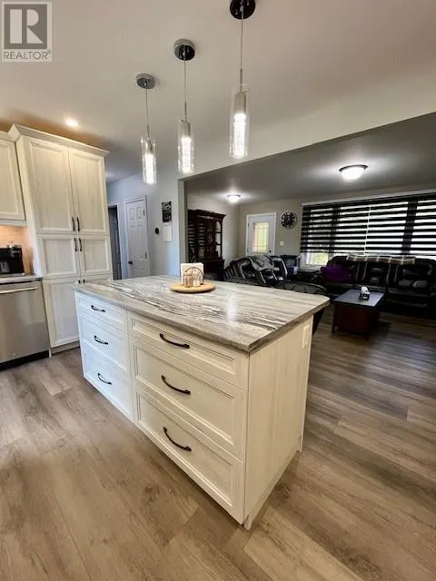 4596B Highway 17