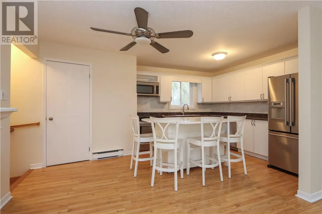 869 Lasalle Unit# 216