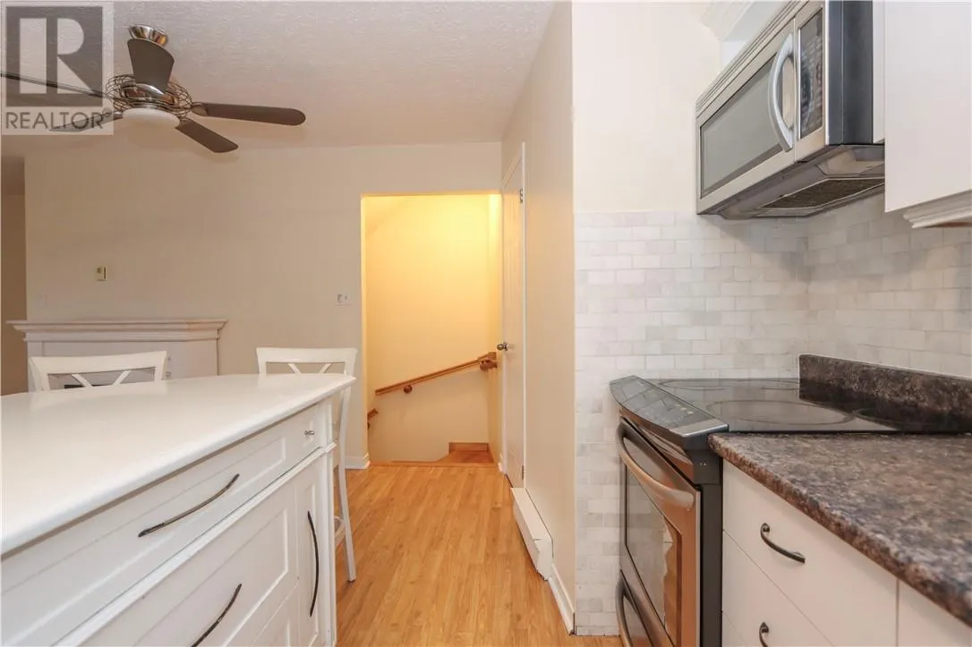 869 Lasalle Unit# 216