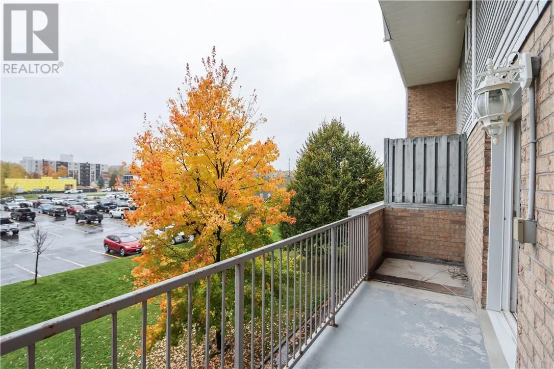 869 Lasalle Unit# 216