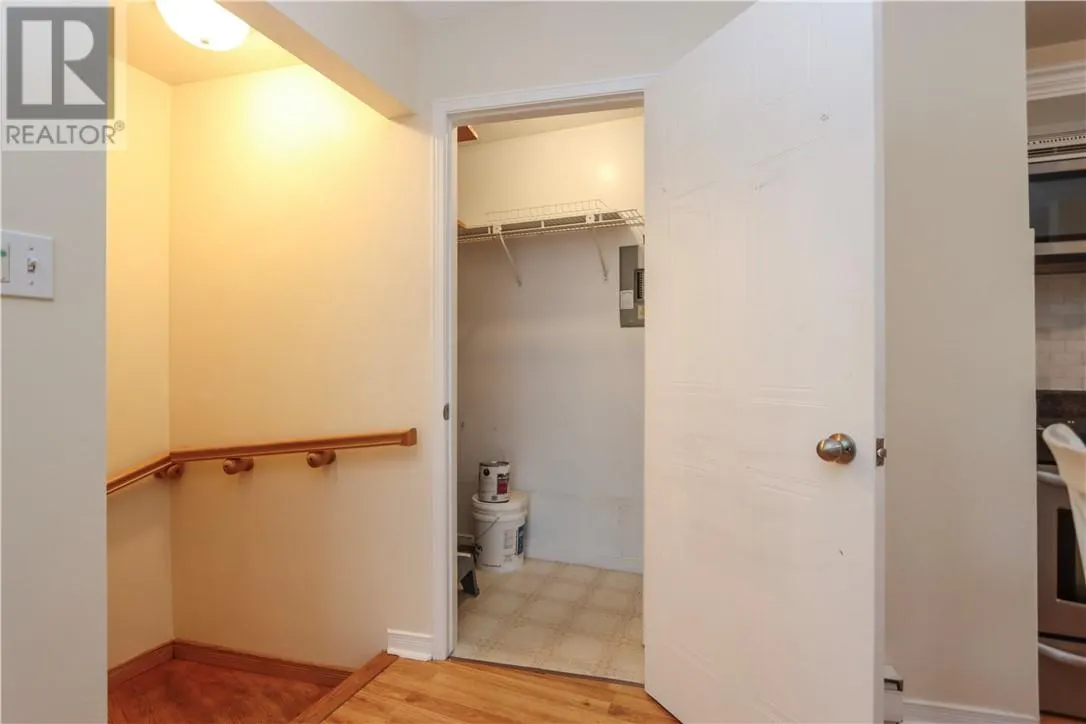869 Lasalle Unit# 216