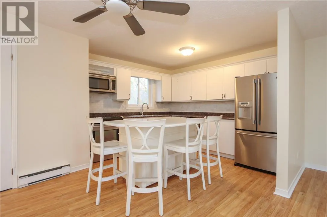869 Lasalle Unit# 216