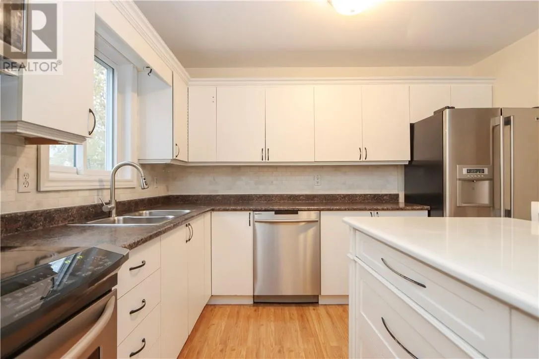 869 Lasalle Unit# 216
