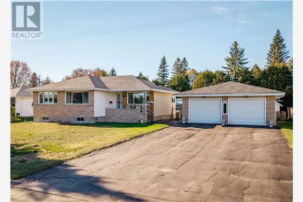 3673 Clarence Street