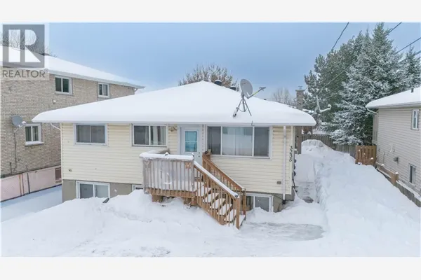 3235 Errington Avenue