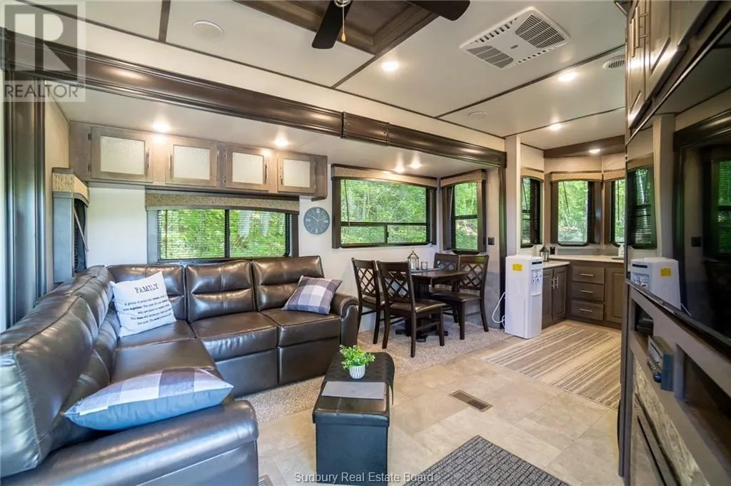 0 Panache Lake Mountain Cove Lodge