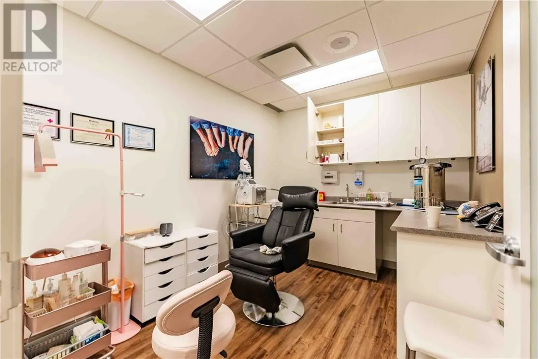 93 Notre Dame Avenue W Unit# 11-12