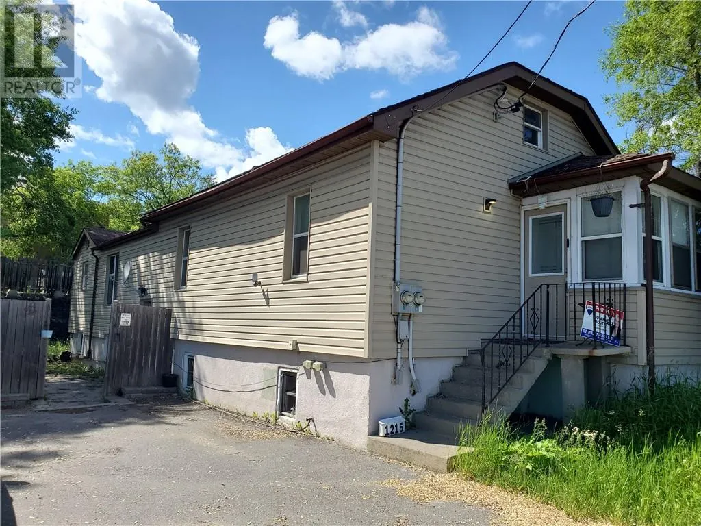 1215 Notre Dame Avenue