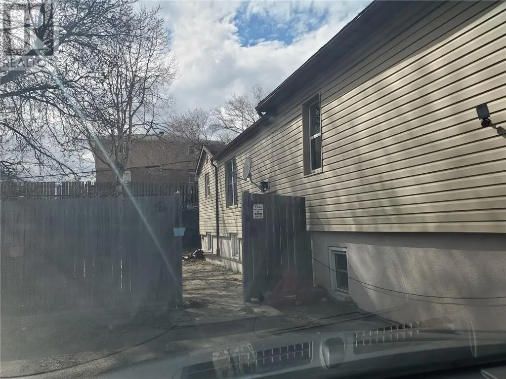 1215 Notre Dame Avenue
