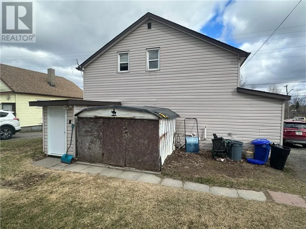 3432 Falconbridge Highway